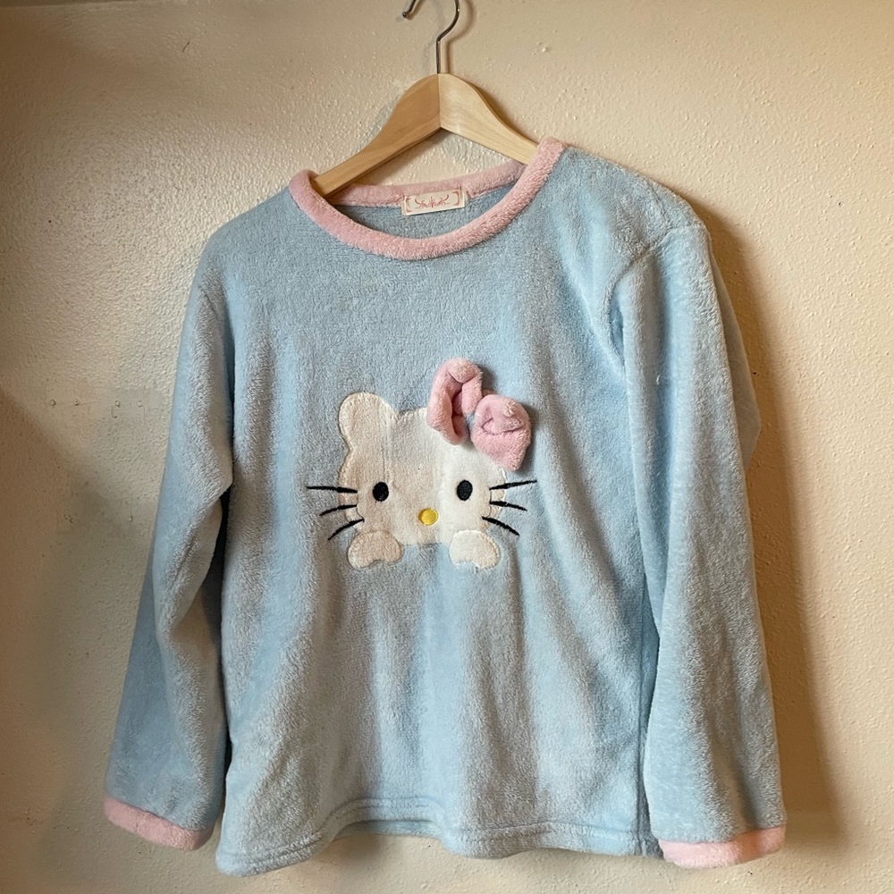Hello kitty fuzzy pajama set